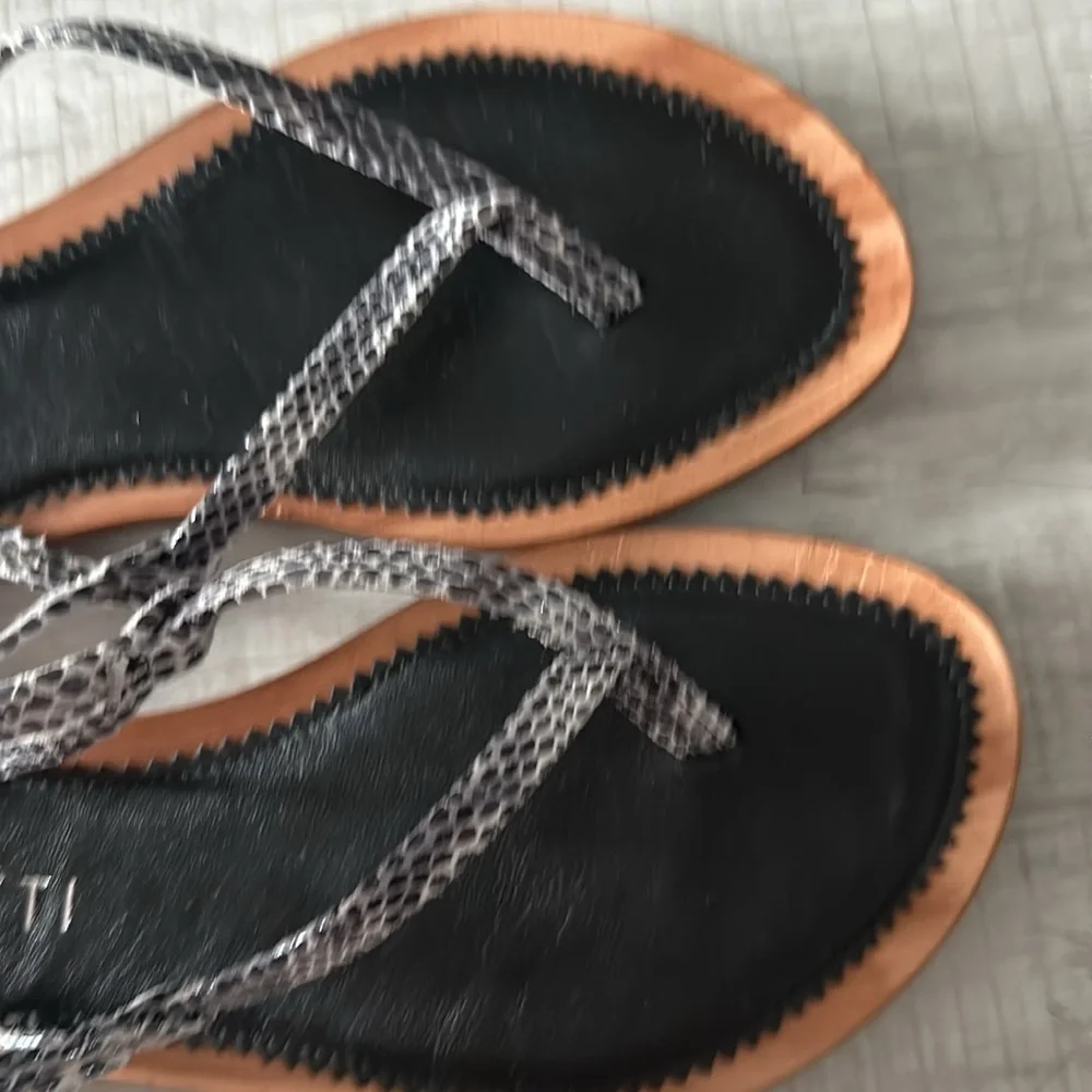 CoRNETTI Aria python sandal - Picture 2 of 5